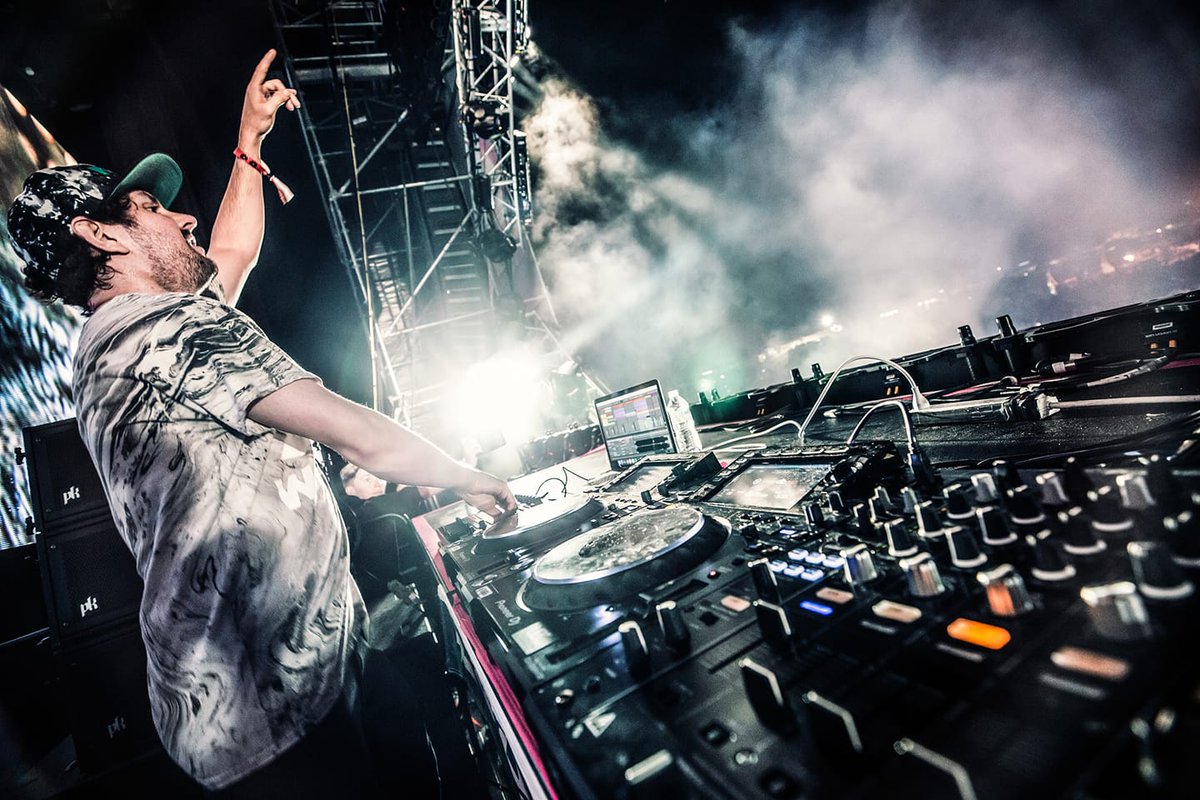 BacardiDestiny's tweet photo. @manicfocus is going to throw down at @cervantesdenver on March 14th!!! Enter in the contest below to win TWO FREE tickets to the show. https://t.co/YdYbf8VdC4