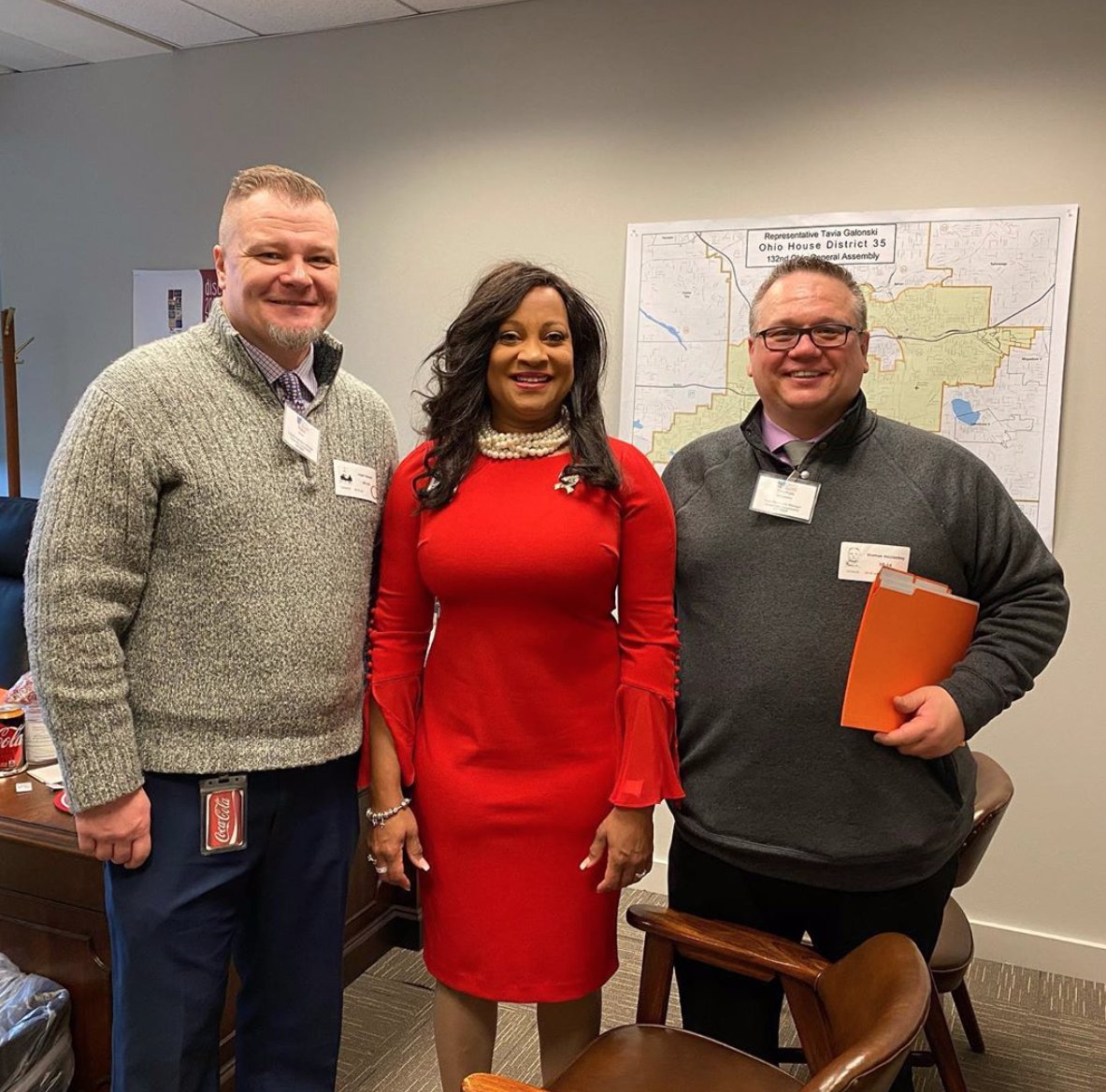 OhioBeverage's tweet photo. .@RepGalonski wore @CokeCCBCC Red for her #OHBevDay meeting with Ralph and Tom today! https://t.co/Cwite7Bysx