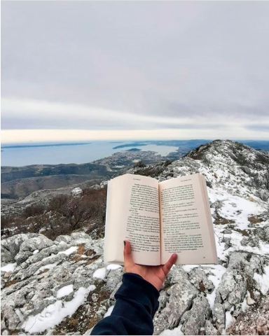 goodreads's tweet photo. From Croatia 🇭🇷 to the world, take a look at today's #GoodreadsWithAView
📸: pagesoflucy on Instagram https://t.co/azby4aoc8N