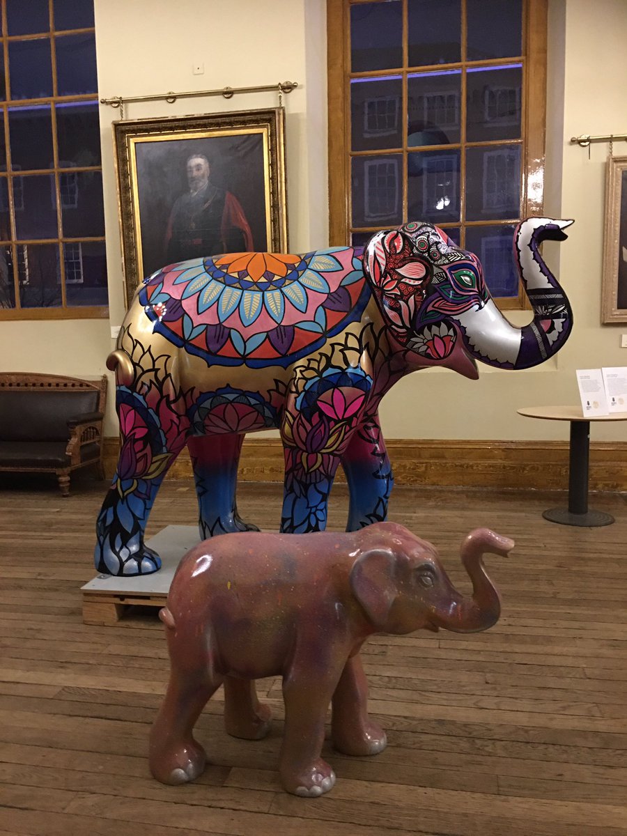 WarrensOfWorc's tweet photo. Meet 2 of the beautiful elephants joining us @WorcsBigParade they are Asian elephants Sundar and Khushee painted by the talented @MrASingh @WorcesterBID https://t.co/2bfvOazYuh