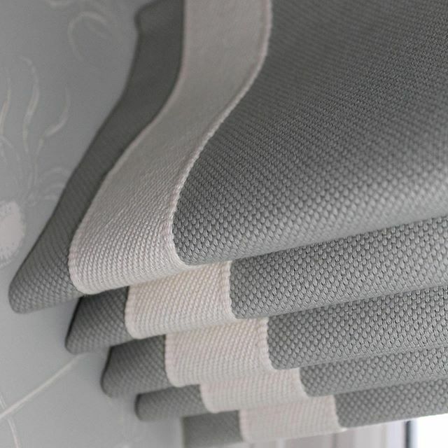 LisaDStudio's tweet photo. We love this beautiful plain @lewisandwood linen with Flanders border from @samuelandsons simple and elegant.
#interiordesign #linen #softfurnishings #norfolkliving https://t.co/eLmLcfQzHT https://t.co/8E3Jdrzw30