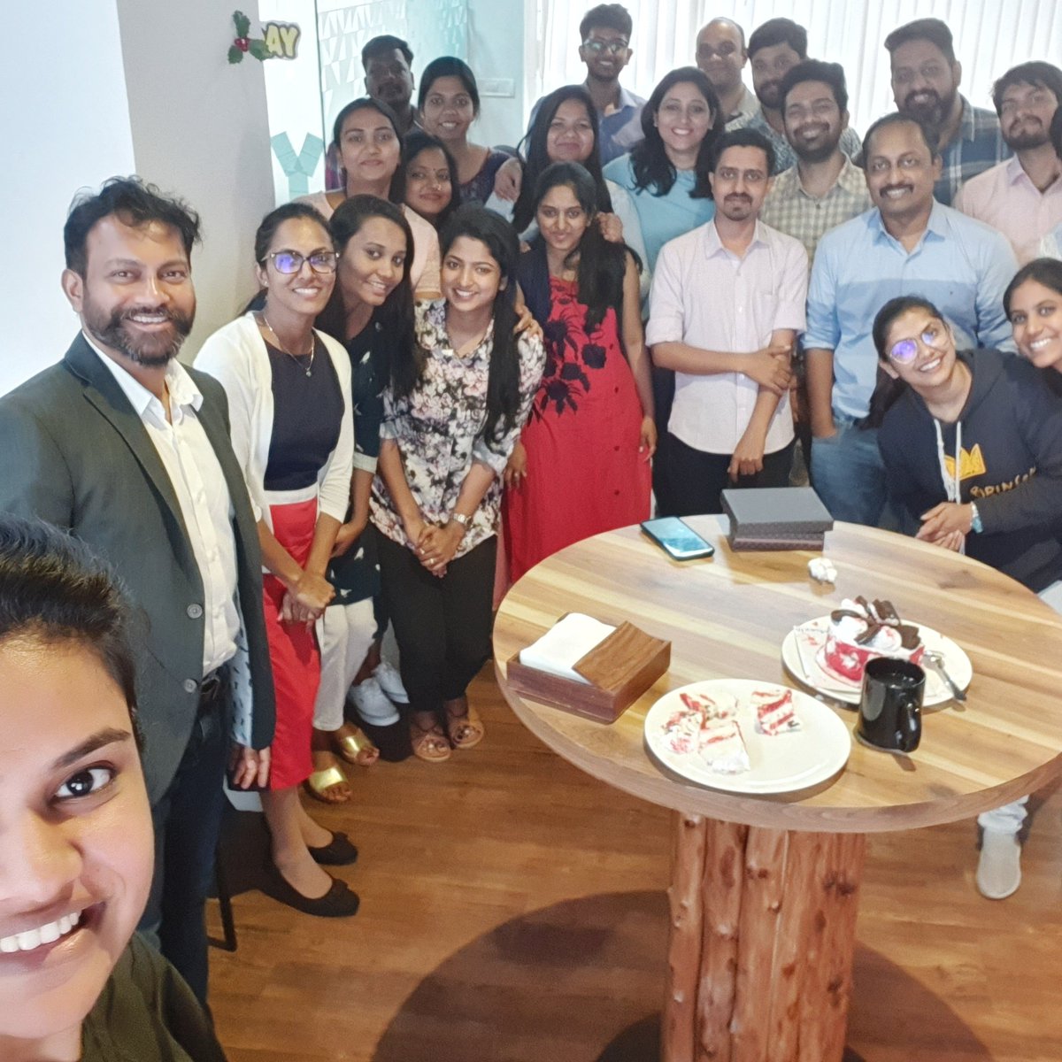 mobykaredath's tweet photo. Thank you team @DigitalEconz @EconzIt  for the wonderful Birthday surprise. #Birthday https://t.co/VEK6lCX21D