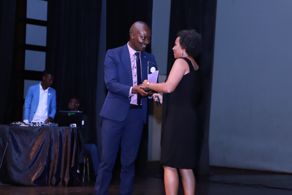 kenyafilmcomm's tweet photo. #WIFA2020 Winners:
Best Editor - Roselida Taabu
Best Scriptwriter - Natasha
Best Producer - Appie Matere
Best Director - @wanuri Kahiu
Best Actress - Brenda Wairimu https://t.co/pKnlnZr7EL