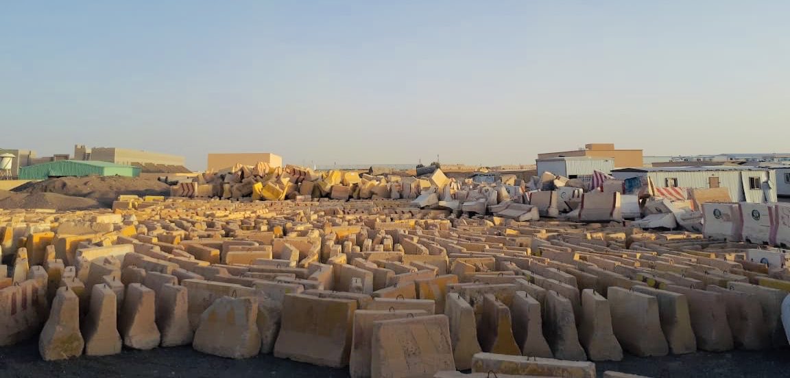 الصبات الخرسانية أحد العناصر المشوهة للمشهد الحضري في المدينة.. أفرطنا في استخدامها لفترة طويلة، لكننا عازمون في أمانة منطقة الرياض على إزالة غير الضروري منها..

أزلنا خلال فبراير قرابة ١٣،٠٠٠ صبة، وسنكمل حتى نزيل ٥٠،٠٠٠ صبة غير ضرورية منتشرة في أنحاء المدينة في الاشهر المقبلة..