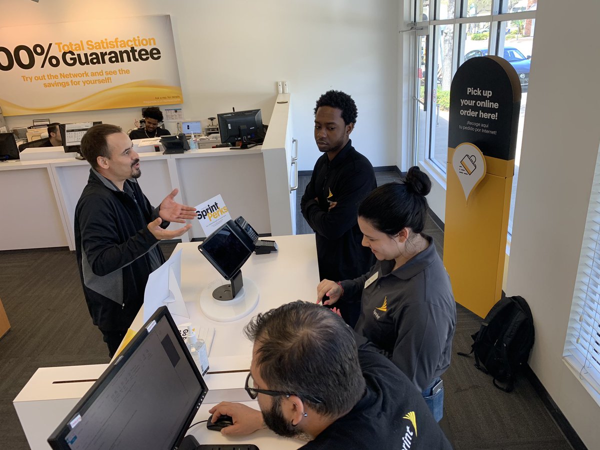 calebwesco's tweet photo. Hahahaha @Mikeleiro gets so passionate when talking commission to the Sales Professionals #ProjectCash https://t.co/8rxm9cPet5