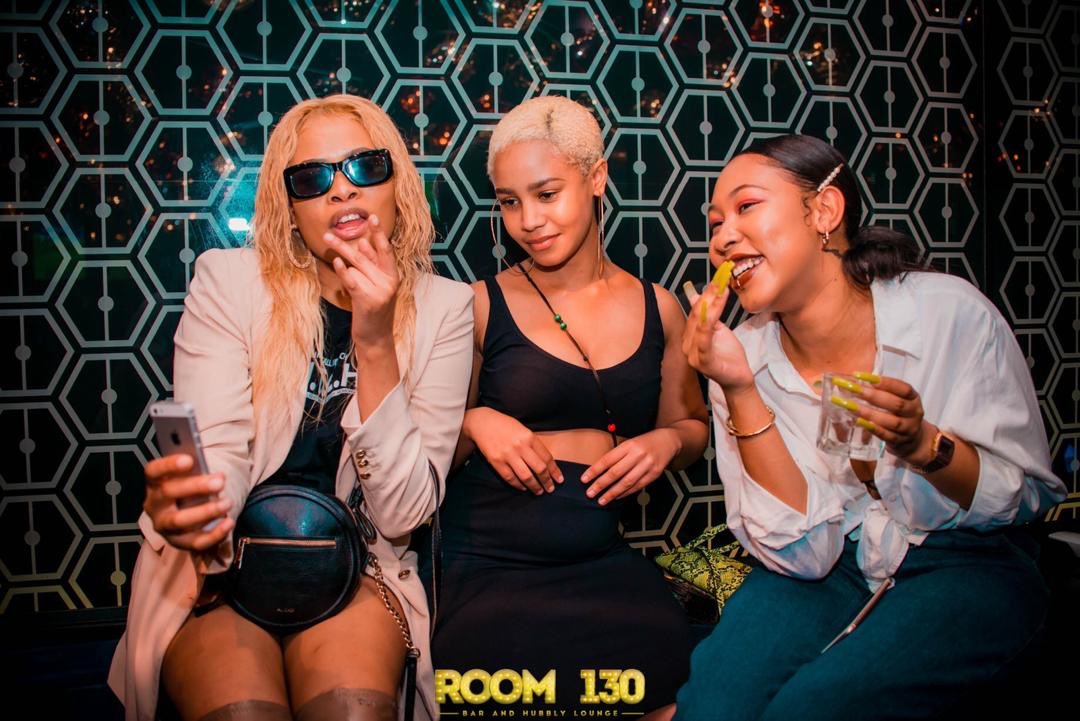 AFRIKANBXI's tweet photo. You ready for the weekend ? We meet tomorrow @room130bar for an unforgettable night with Thabooty Iβm the flesh ππΎπΉ
5pm till late
@Thando_Thabethe
#ThabootyFarewell #ThabootyDrive #Room130 https://t.co/4uE5Pd0pXT