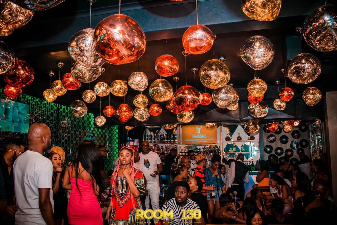 AFRIKANBXI's tweet photo. You ready for the weekend ? We meet tomorrow @room130bar for an unforgettable night with Thabooty Iβm the flesh ππΎπΉ
5pm till late
@Thando_Thabethe
#ThabootyFarewell #ThabootyDrive #Room130 https://t.co/4uE5Pd0pXT