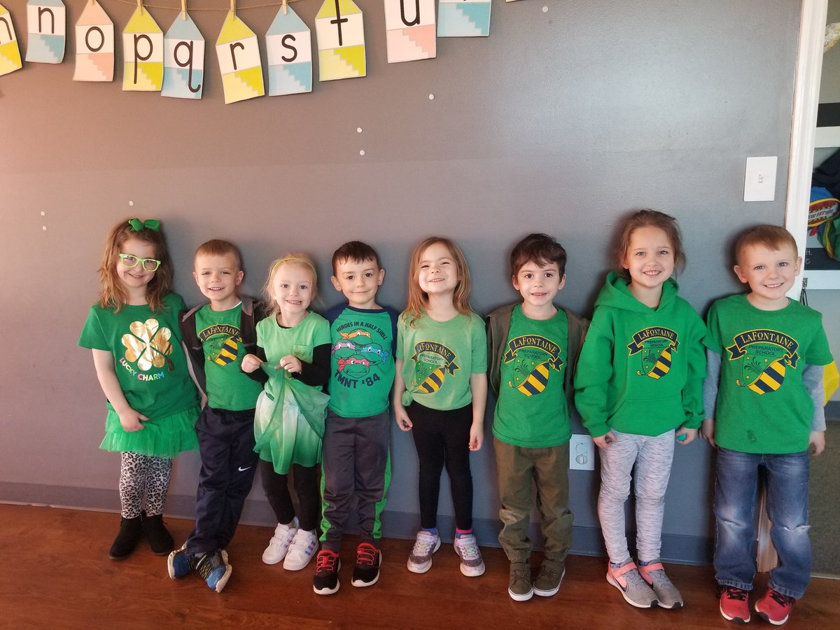 MsCarrie_LPS's tweet photo. Look at these sweet faces in all green!🥰 https://t.co/JXaOrmAHF8