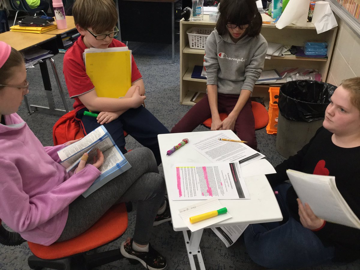EHWarnick's tweet photo. Summarizing the Declaration of Independence in block 3 today. Amazing job working together to develop our understanding of ‘how the DOI reflects the colonists’ dissatisfaction with Britain’. @RESRocks @CCSchoo1s https://t.co/INNVwDZldI