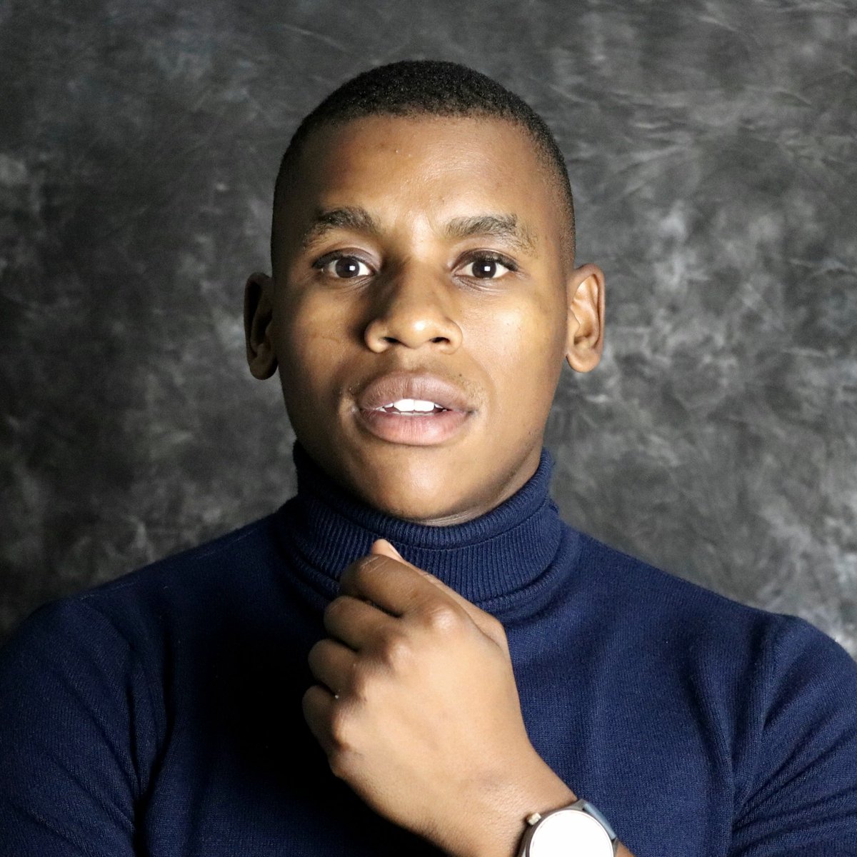 magicbuck_'s tweet photo. Hello world. My name is Goodwill Mabena. I am a speaker, a preacher, a Business enthusiast, a Leader, Theologian, A Reader, A Visionary, an Apologists and most importantly I am a Black South African. I'm a child of the soil. #Clannames Mabena, Mbhuduma Kamasok'asokile. https://t.co/AvpcbXZxfd