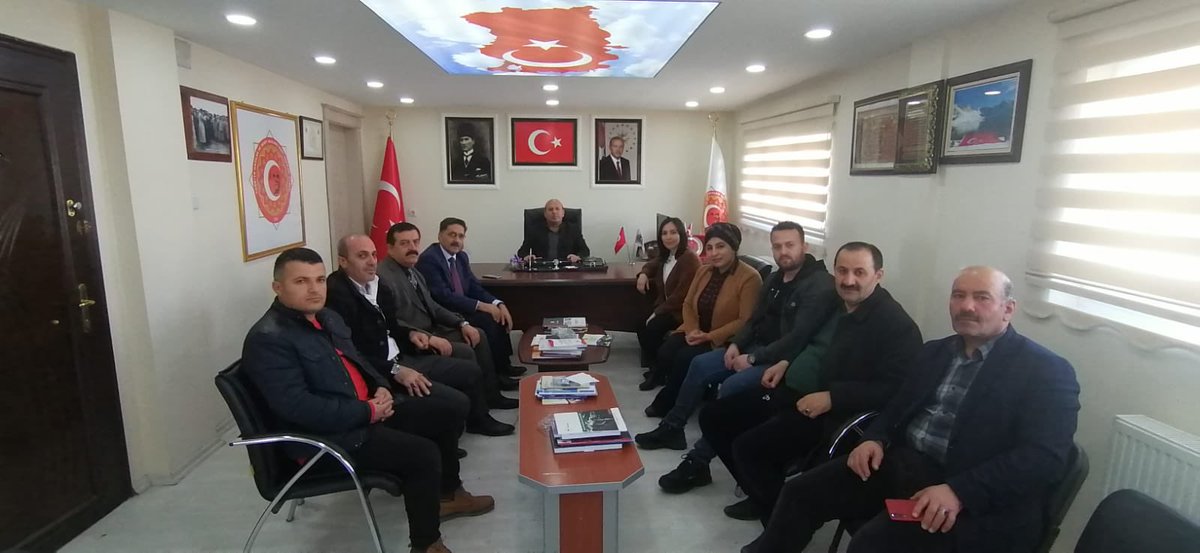 Abdurrahman_Er_'s tweet photo. Federasyonumuzun Genel Başkan yardımcıları Dernek Başkanlarımız Kadın kolları Başkanlarımızla #İdlip Şehitlerimiz için yapılacak Yürüyüş öncesi toplanıp gündemi değerlendirdik. @HakkariValiligi @idrisakbiyik @EmniyetHakkari @GazilerVakfi @HaguderHakkari @HagsadHakkari https://t.co/VAQoIEzdCV