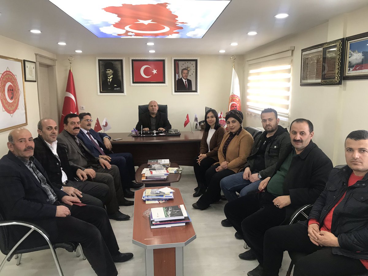 Abdurrahman_Er_'s tweet photo. Federasyonumuzun Genel Başkan yardımcıları Dernek Başkanlarımız Kadın kolları Başkanlarımızla #İdlip Şehitlerimiz için yapılacak Yürüyüş öncesi toplanıp gündemi değerlendirdik. @HakkariValiligi @idrisakbiyik @EmniyetHakkari @GazilerVakfi @HaguderHakkari @HagsadHakkari https://t.co/VAQoIEzdCV