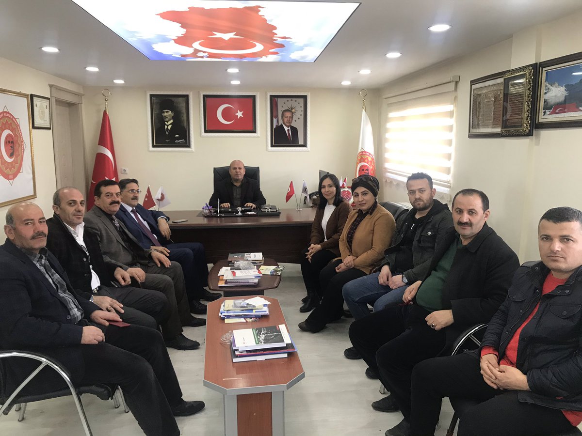 Abdurrahman_Er_'s tweet photo. Federasyonumuzun Genel Başkan yardımcıları Dernek Başkanlarımız Kadın kolları Başkanlarımızla #İdlip Şehitlerimiz için yapılacak Yürüyüş öncesi toplanıp gündemi değerlendirdik. @HakkariValiligi @idrisakbiyik @EmniyetHakkari @GazilerVakfi @HaguderHakkari @HagsadHakkari https://t.co/VAQoIEzdCV