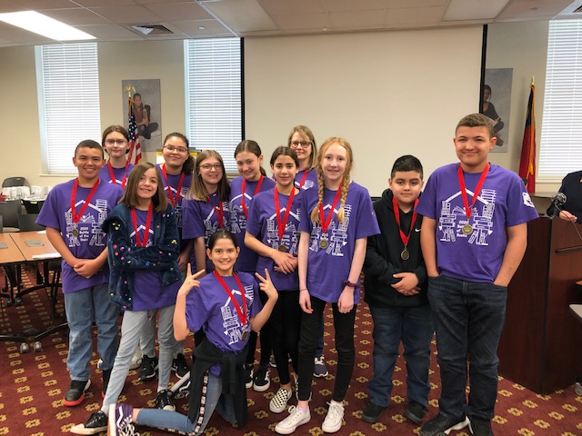 JCPS_NC's tweet photo. Congratulations to @RiverwoodRavens for taking 1st place in the Middle School Battle of the Books Competition!
Team read 22 books and answered questions to show their overall knowledge of the novels. @SwiftCreekMS took 2nd place &amp; @cvmsrams took 3rd place! https://t.co/S2DVP4jsnC https://t.co/TxsEN4CHxI