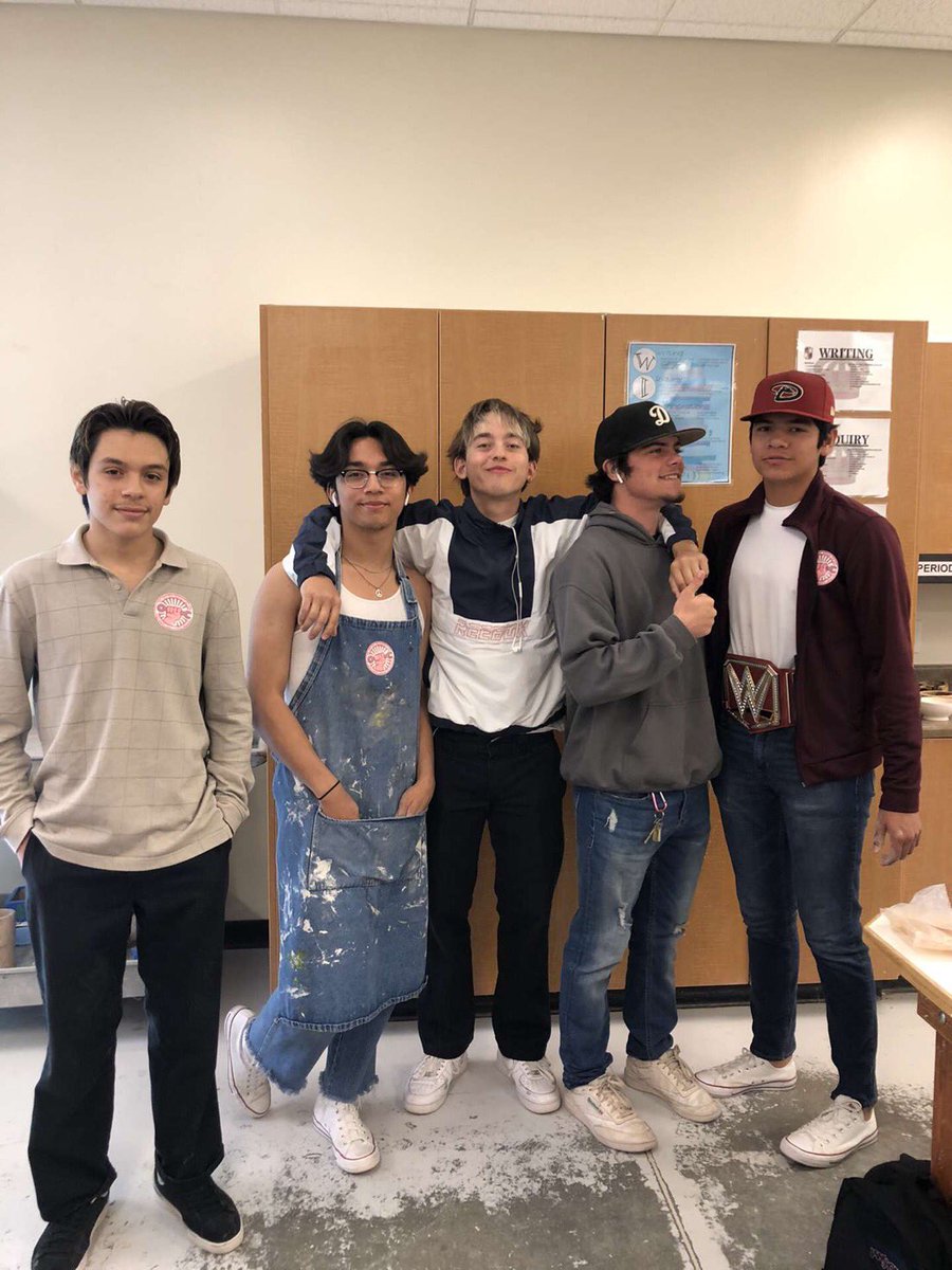 AdrianCastelo20's tweet photo. This is the Working class We NEED to support. The Hard working people that gets their hands dirty!! That provide the foundation of the American Economy!! As future president I will always put the people who work first.
#peoplefirst #voteforadrian #AdrianCastelo2020 https://t.co/cb5mAtiRfe