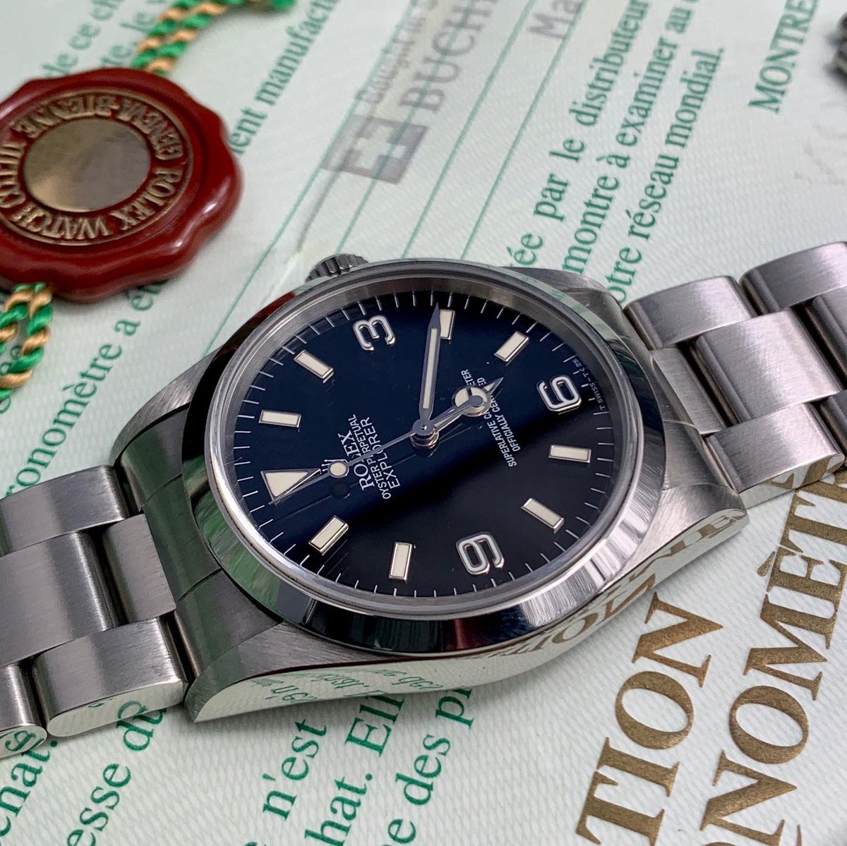 ReferenceTime's tweet photo. A beautiful Explorer 1 -  ref 14270 - Tritium Dial, beautiful #patina - BOX AND PAPERS. Green case back sticker ✅
DM for details 📬
.
#vintagerolex #rolexgmt #gmtmaster #rolex16550 #vintageexplorer #creamdial  #rolex16550 #patina #rolexpepsi #explorer14270 #rolexexplorer14270 https://t.co/zPlNhOeKgT