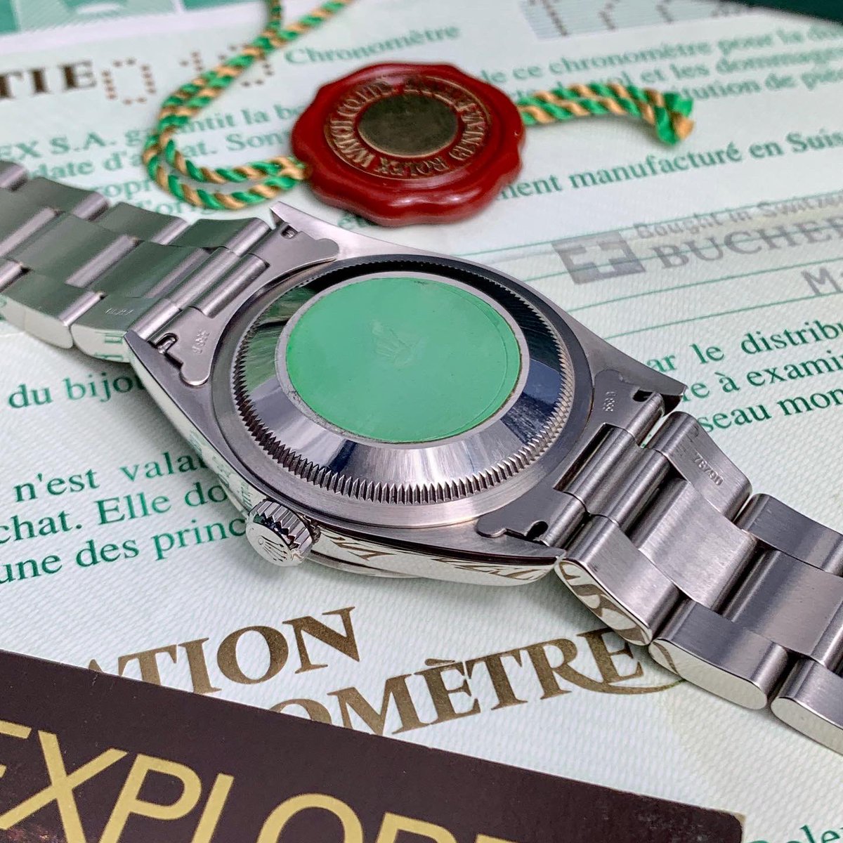 ReferenceTime's tweet photo. A beautiful Explorer 1 -  ref 14270 - Tritium Dial, beautiful #patina - BOX AND PAPERS. Green case back sticker ✅
DM for details 📬
.
#vintagerolex #rolexgmt #gmtmaster #rolex16550 #vintageexplorer #creamdial  #rolex16550 #patina #rolexpepsi #explorer14270 #rolexexplorer14270 https://t.co/zPlNhOeKgT