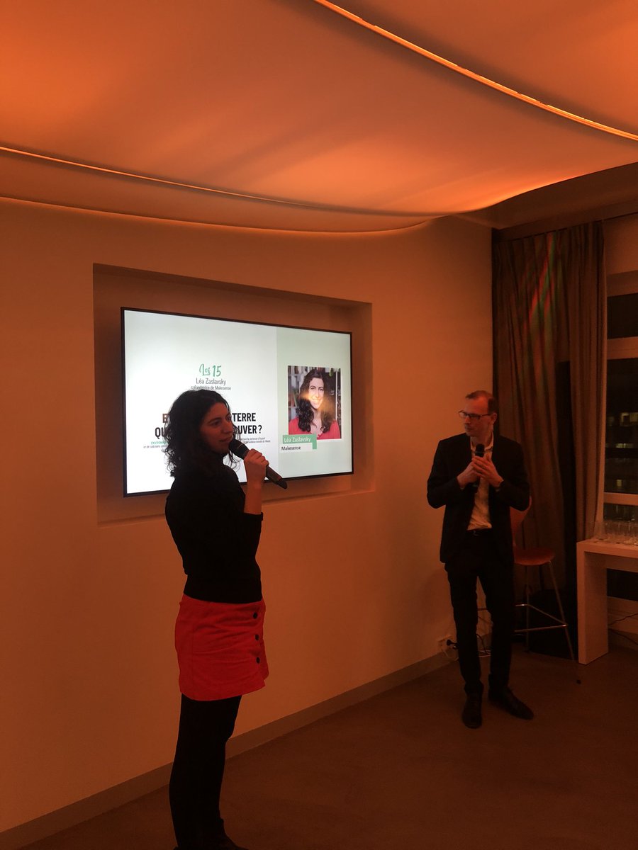 Idenium1's tweet photo. @LeaZaslav, Cofondatrice de @makesense, nous parle de son article sur le biomimétisme soit l’art de s’inspirer de la nature pour innover. #Strategiesles15 https://t.co/8516dikjlu