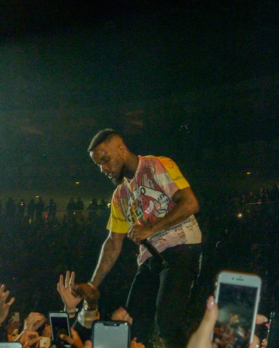 TrevorChau's tweet photo. @torylanez live in toronto https://t.co/e02RYA73A1
