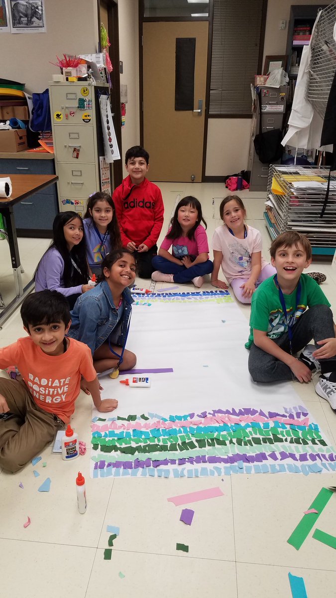 ShorterTWE's tweet photo. Big Art Day 2020 2nd grade!
@ShorterTWE @Jones_MitziE #bigartday20 @TWEHowl #twehowl https://t.co/MZHqnqOlYW