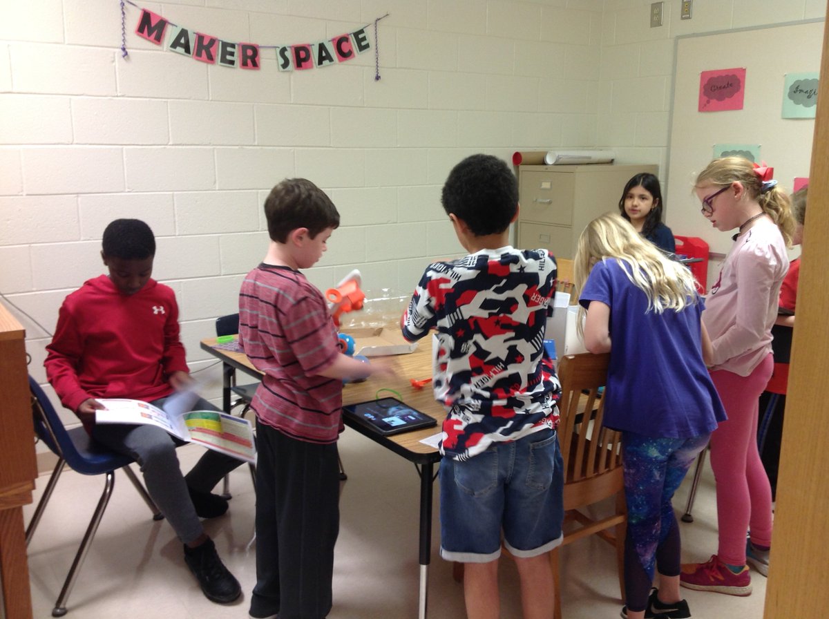 FesCommons's tweet photo. #HCSLibraryMedia #HCSLibraries #ForestbrookElementary #horrycountyschools #HCSinfo #learningcommons #LeadHCS https://t.co/svDg9djiOz