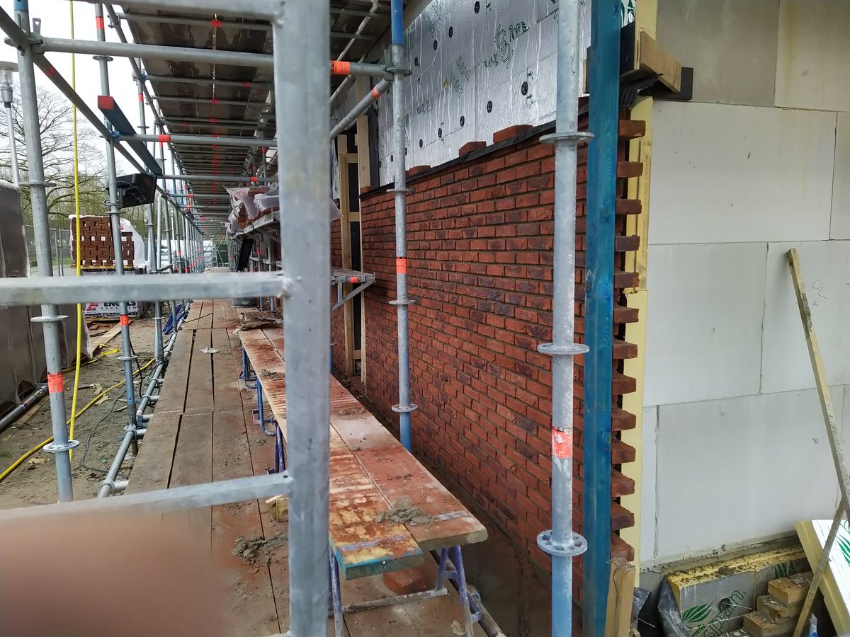 Bouwbedr_Witte's tweet photo. Metselwerk weer begonnen voor @Coresta in Apeldoorn #zonnehoeve https://t.co/FmSFWPIzkp
