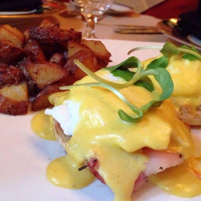 InnatMontchanin's tweet photo. Krazy Kat's is the perfect place for your next breakfast or breakfast business meeting.
#EggsBenedict
#KrazyKats
#DineWilmington https://t.co/tkjiglIyCk