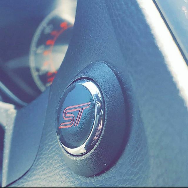 Th3TonyAnderson's tweet photo. @frosty.st3's sportin' the ST Vinyl Start Button Overlay in his Focus ST. ♥
_
#automotive #modification https://t.co/W3VbWIqDpg https://t.co/BpdQ1Pq4xy