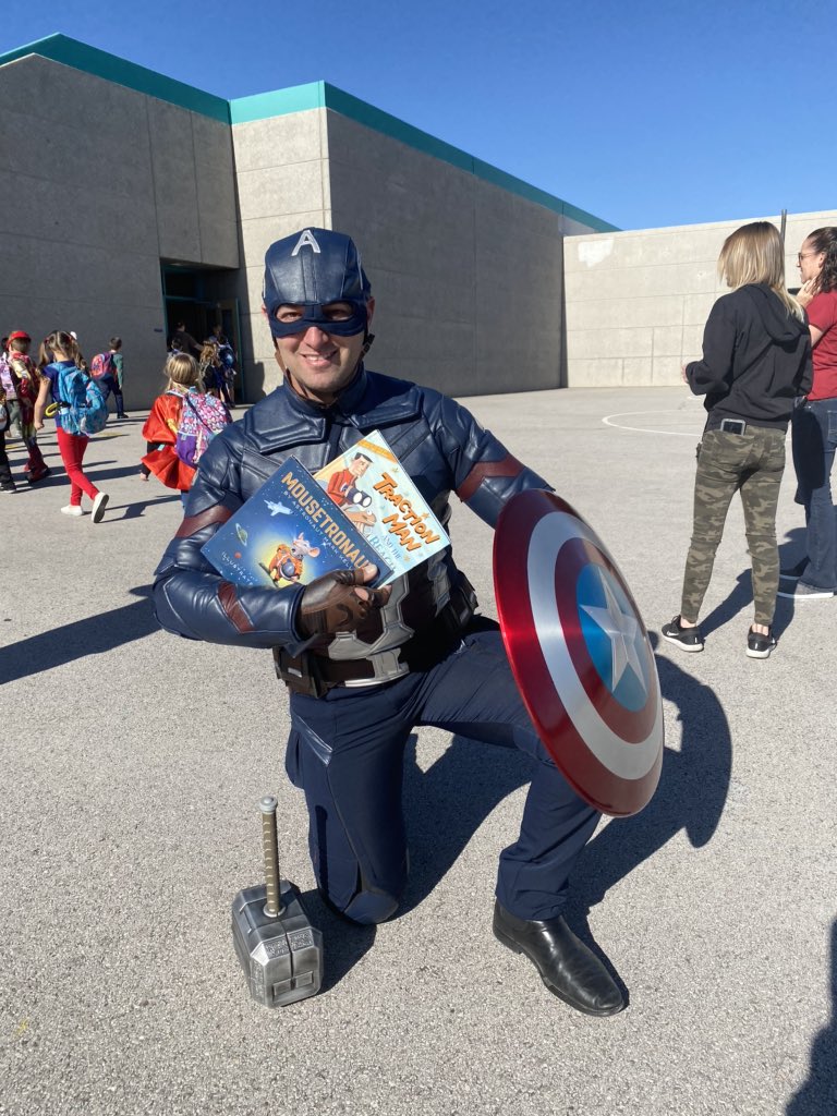 Silberkraus's tweet photo. It’s always fun to read with amazing kids. Just finished up at @ClarkCountySch #BartlettElementary during their superhero reading day. I can tell you these kids really do have a reading superpower. #NevadaReadingWeek https://t.co/14FAcSNRiV