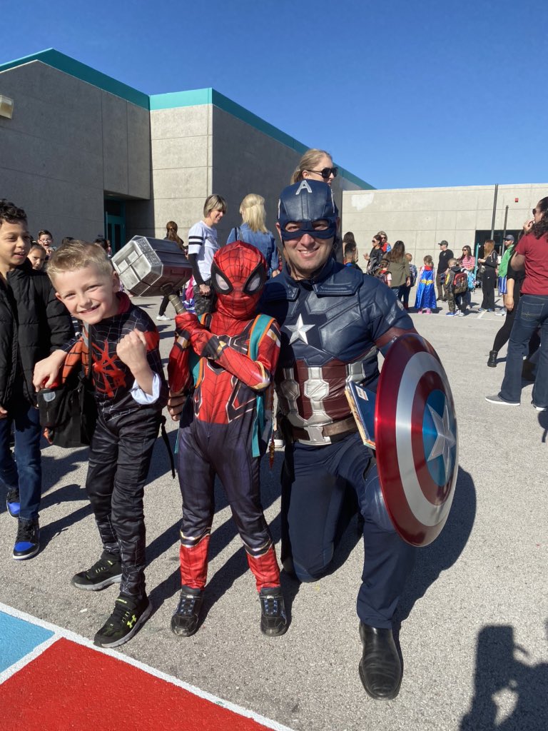 Silberkraus's tweet photo. It’s always fun to read with amazing kids. Just finished up at @ClarkCountySch #BartlettElementary during their superhero reading day. I can tell you these kids really do have a reading superpower. #NevadaReadingWeek https://t.co/14FAcSNRiV