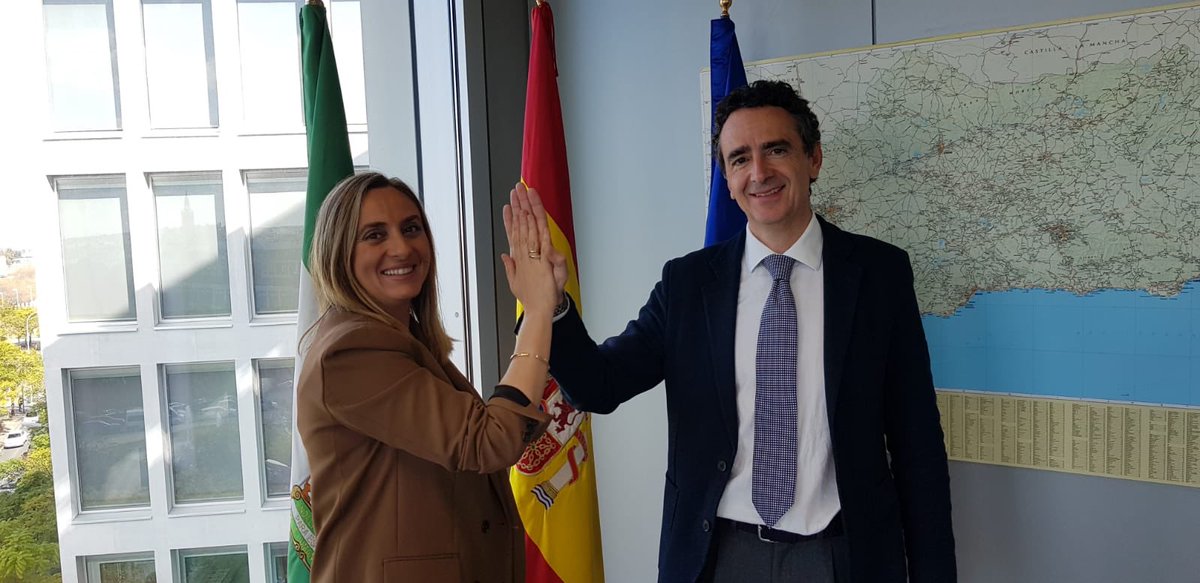 marifrangr's tweet photo. Se acerca el #8M #DíaInternacionalDeLaMujer y arranca la campaña #ConstruyoIgualdad de la @Fund_Laboral. Por la igualdad en el sector de la construcción. https://t.co/UshtgLpFYh