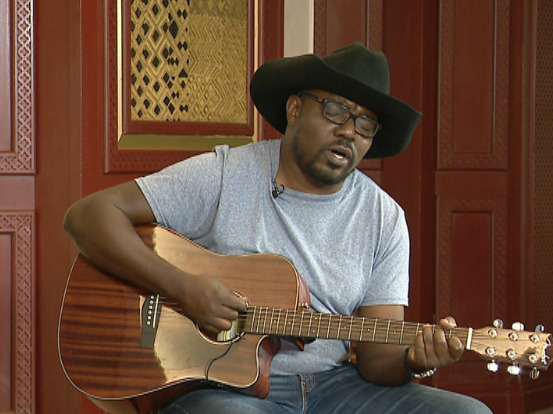 KTNNewsKE's tweet photo. Now performing the acoustic version of Halleluhya is Sir Elvis 

#KTNPointblank 

Tune in on https://t.co/oDiC6wLzoC https://t.co/YBZHZZQKzj