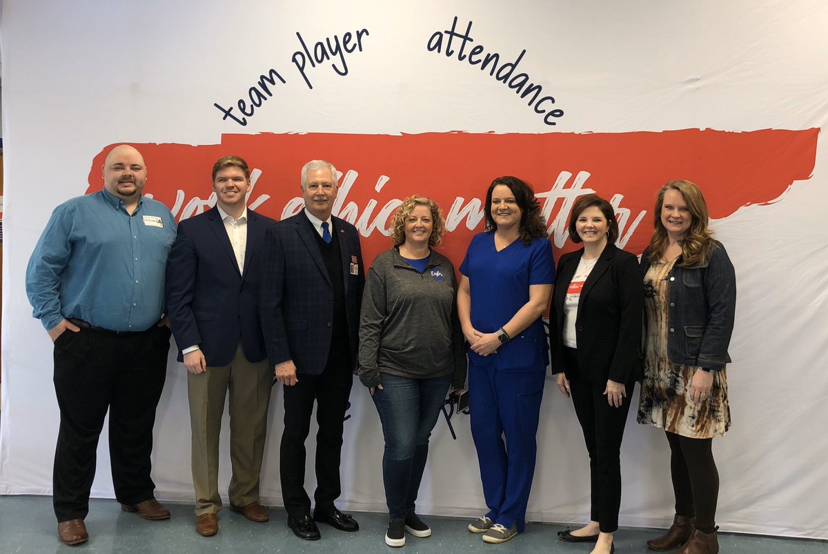 vutnerabIe's tweet photo. Awesome morning celebrating @SHS_EagleNation Students That Work! Thank you Tracy Williams for being our keynote speaker! #WorkEthicsMatter #ProudCTEDirector https://t.co/eBnRGCL9gK