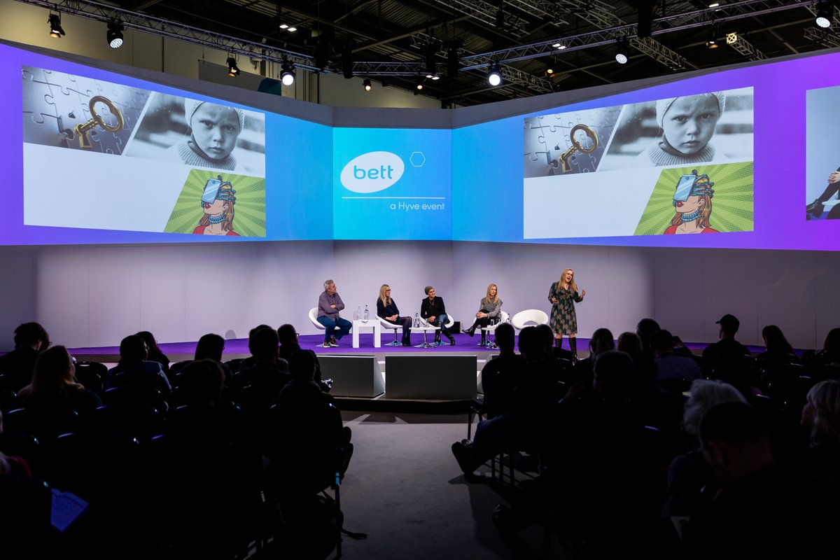 Bett_show's tweet image. Here's how we welcomed Ty Goddard and exemplar EdTech50 schools to the stage at #Bett2020 this year! You can download the brand new #EdTech 50 yearbook here: fal.cn/36TNs

@EdnFoundation #EdTech #Education #Technology #Innovation