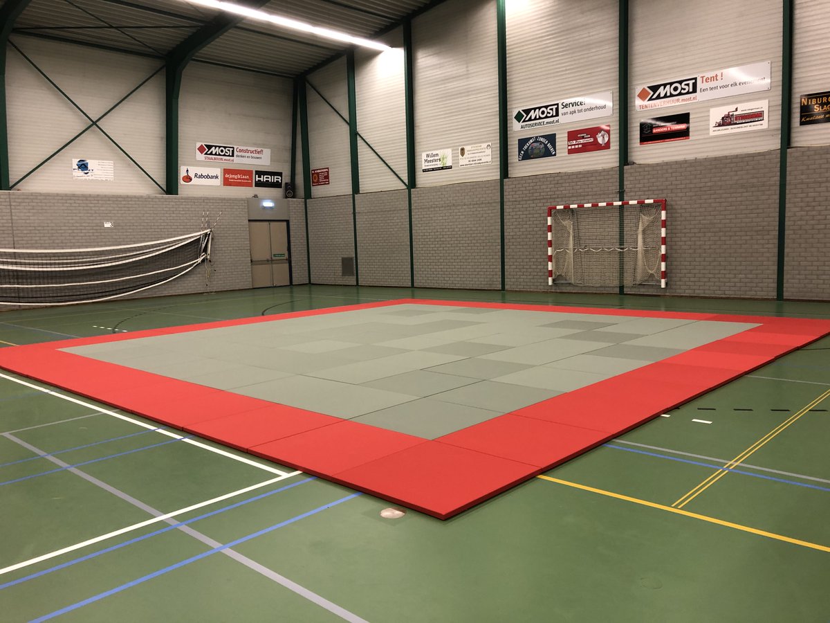 NihonSport's tweet photo. Een nieuwe #judomat voor BSV Anbergen. Wat een plaatje. Ontzettend veel sportplezier met de nieuwe mat!

https://t.co/gEGcz99I7Z

#judomatten #tatami #agglorex #KiesKwaliteit #NihonSport #PersonalPassionPerfection https://t.co/2YHH19Rj9U
