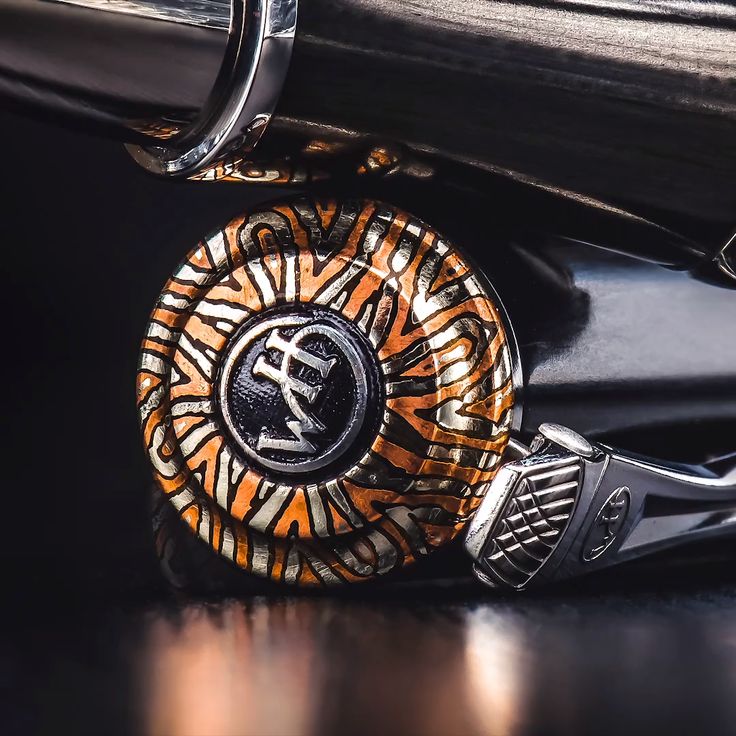 WH_Studio's tweet photo. Looking for the perfect gift? We got you covered.
Pens, knives, cuff links, pendents, bracelets and so much more. All hand crafted, all works of art. https://t.co/vaTMHLPbRg
*
*
*
#iamwilliamhenry #WHapproved #mensjewelry #pocketknives https://t.co/FTDkMKMHTy