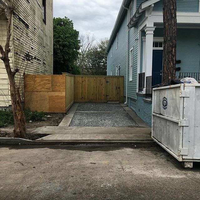 GlobalGreenNOLA's tweet photo. It’s refreshing to see developers not over paving the front or side yards. Instead this developer used #57 limestone aggregate in place of concrete. But we think we can even do better than this. Currently, developments in Orleans Parish over 5,000 square… https://t.co/yDbdLcP80j https://t.co/mA6WXvbBAY