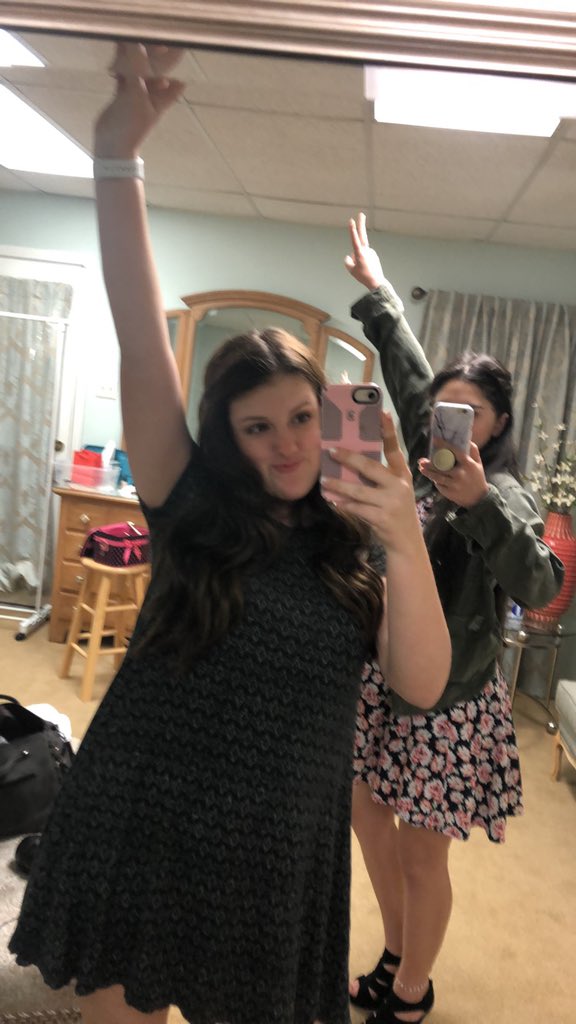 _allylain_'s tweet photo. Happy 20th Birthday Alyssa!! I love you and I hope you have the best day. Thanks for being the best! Hope you and Eris party it up. https://t.co/t8lE4vTrTU