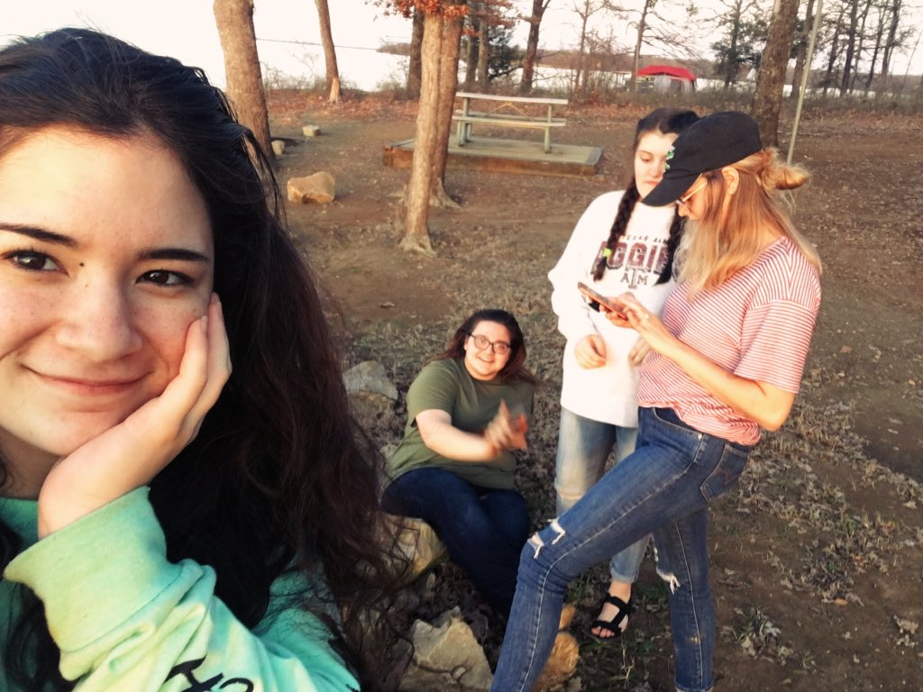 _allylain_'s tweet photo. Happy 20th Birthday Alyssa!! I love you and I hope you have the best day. Thanks for being the best! Hope you and Eris party it up. https://t.co/t8lE4vTrTU