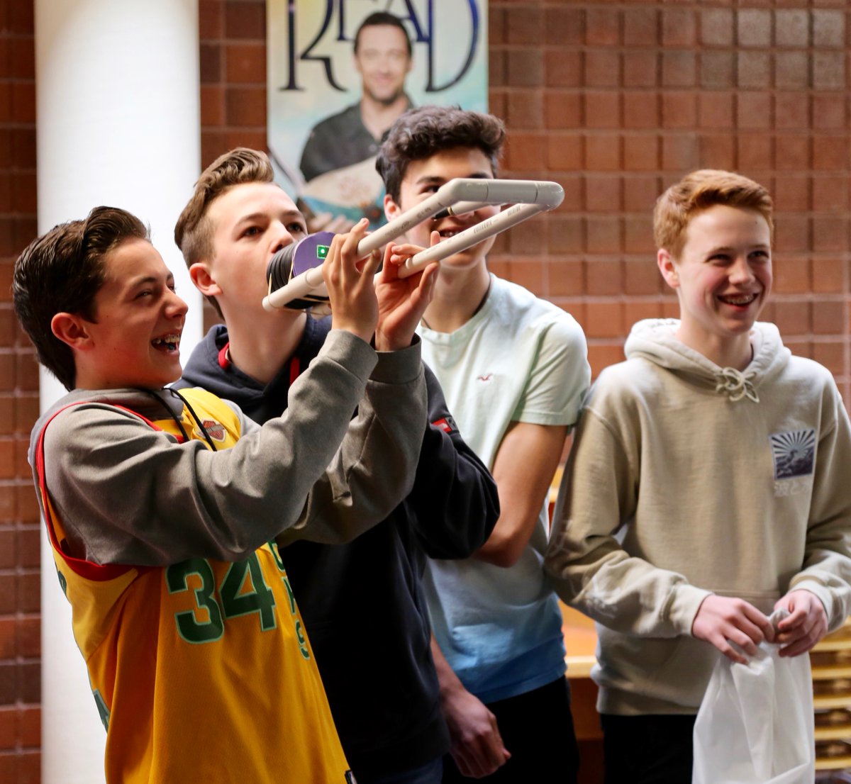DavisSchools's tweet photo. Learning takes on a new dimension for science students at Sunset Junior High School when The Leonardo on Wheels program stops by with hands-on experiences involving Newton's Law and electromagnetic waves. #dsdlearningfirst #TheLeondardo #uted https://t.co/NLPDDF7ths