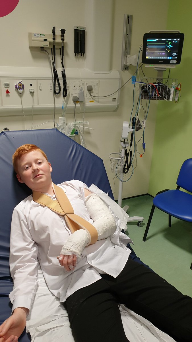 Parkyboy1's tweet photo. Get well soon son @lucaspark1872 💙
#doublefracture https://t.co/jRnbGVlCBc
