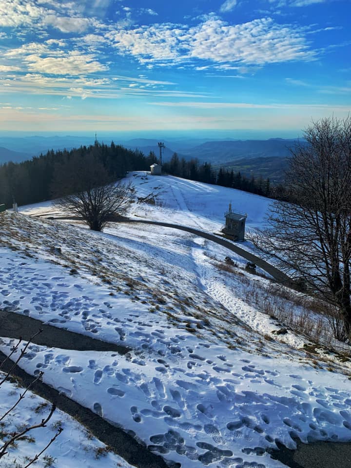 ValeMarianiArte's tweet photo. Una giornata a cercare la neve #Covid_19 #PassoPenice #MontePenice #Neve #Snow #Lombardia #ItaliaViva #EmiliaRomagna #March #Marzo https://t.co/rnxYfpnMk7