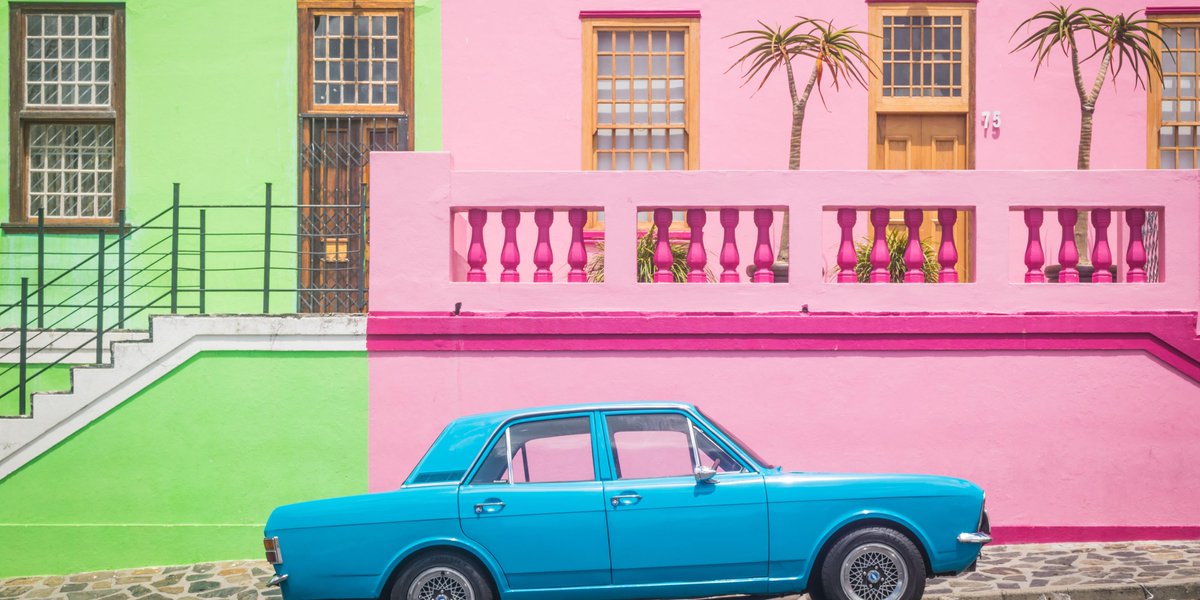 Expedia's tweet photo. The world is bursting with color! ❤️🧡💛💚💙💜 Explore some of the most colorful places here: https://t.co/YhQvzS9n6S #ExpediaChat https://t.co/Isr5TKUjEE