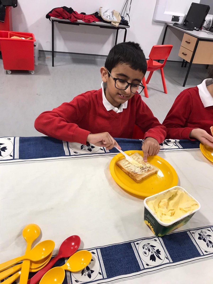 MrsClarkeKMPA's tweet photo. Our Workshop Wednesday has recommenced this week with a new team of skilled enthusiasts! Today it was setting a table and buttering and sharing a slice of toast and conversation with each other! Not forgetting the washing up! @kestrelmead #lifeskills #workinginateam https://t.co/qlFCdLTXCf