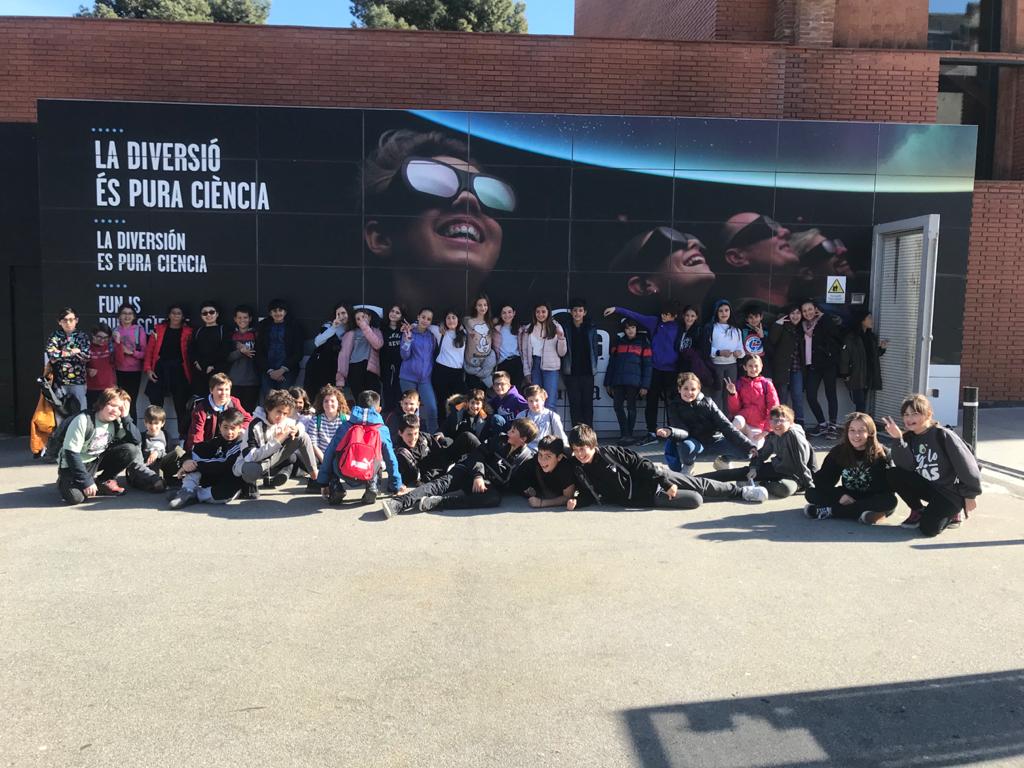 escolabogatell's tweet photo. 6è. La setmana passada vam anar a visitar la Cosmocaixa i vam realitzar una activitat sobre l'energia,  i una altra sobre plaques solars. https://t.co/2sI0EX8xqO