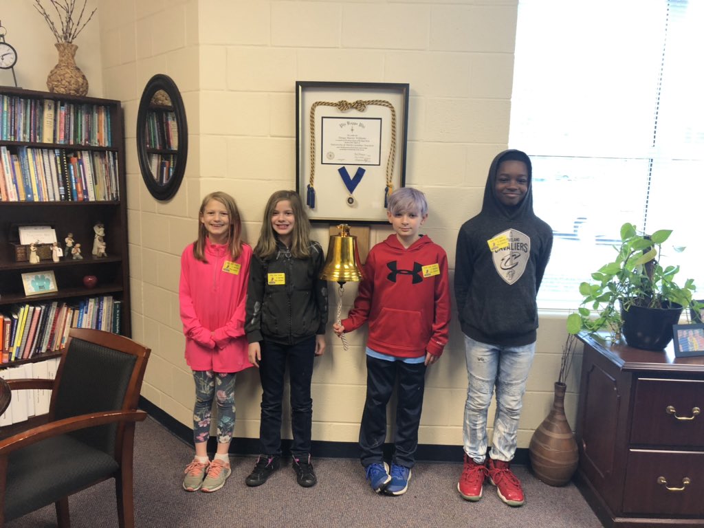 gatorcath's tweet photo. Making Irvin ring superior work!!! @wmirvinelem @Kool_Kinder_Kid https://t.co/M7zTZu4o8E