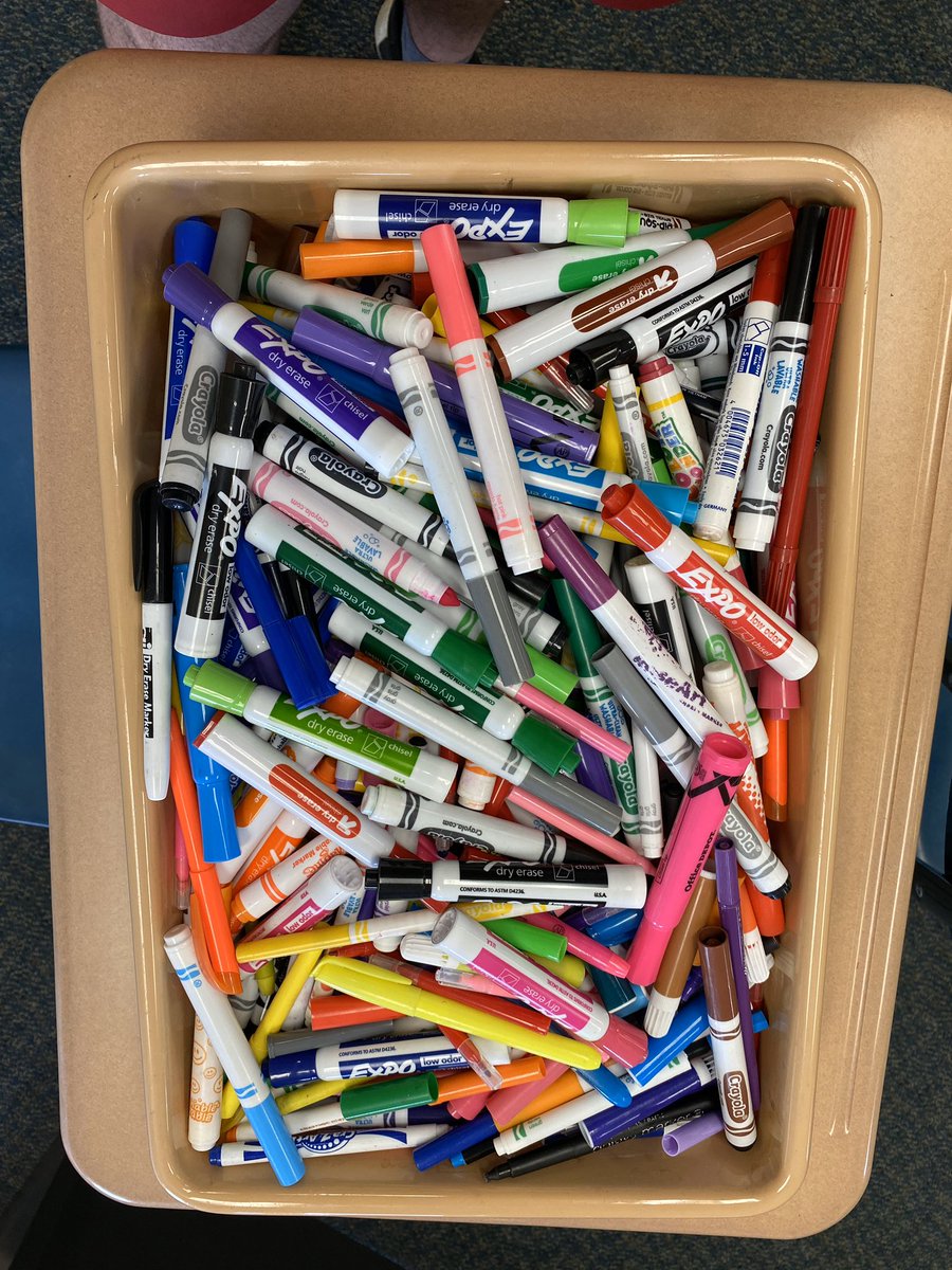 ttownsolpol's tweet photo. We have collected 307 markers to recycle to Crayola! That’s worth 6 pounds! 6 pounds less from landfill! #natgeo #NatGeoChallenge #plasticfree #plastickillssokillplastic #plasticpollution #plasticpollutes #plasticisthemonster #plasticbagskill #plasticbagban #breakawayfromplastic https://t.co/gIvxmlrSrS