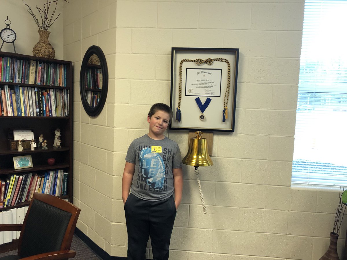 gatorcath's tweet photo. Excellence is ringing supreme ⁦@wmirvinelem⁩ #canthideirvinpride https://t.co/3k1mDjxipW