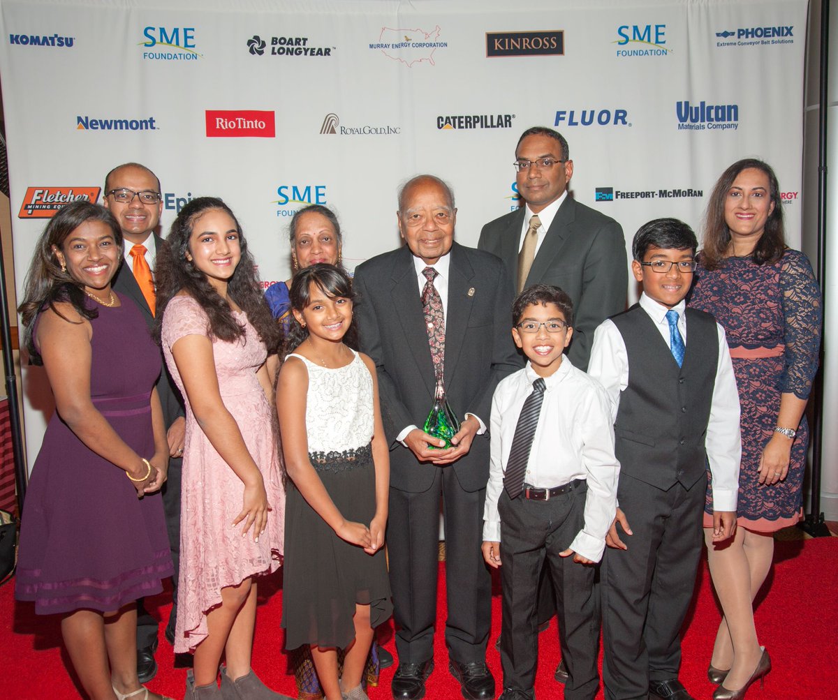 smecommunity's tweet image. A few red carpet looks from the 2020 SME Foundation Gala at #MineXchange2020. Thank you to our auction donors, purchasers, &amp;amp; everyone who attended - your support of the SME Foundation made this one of the most successful fundraisers yet! 
Red carpet pics: flic.kr/s/aHsmLJ5Ewe