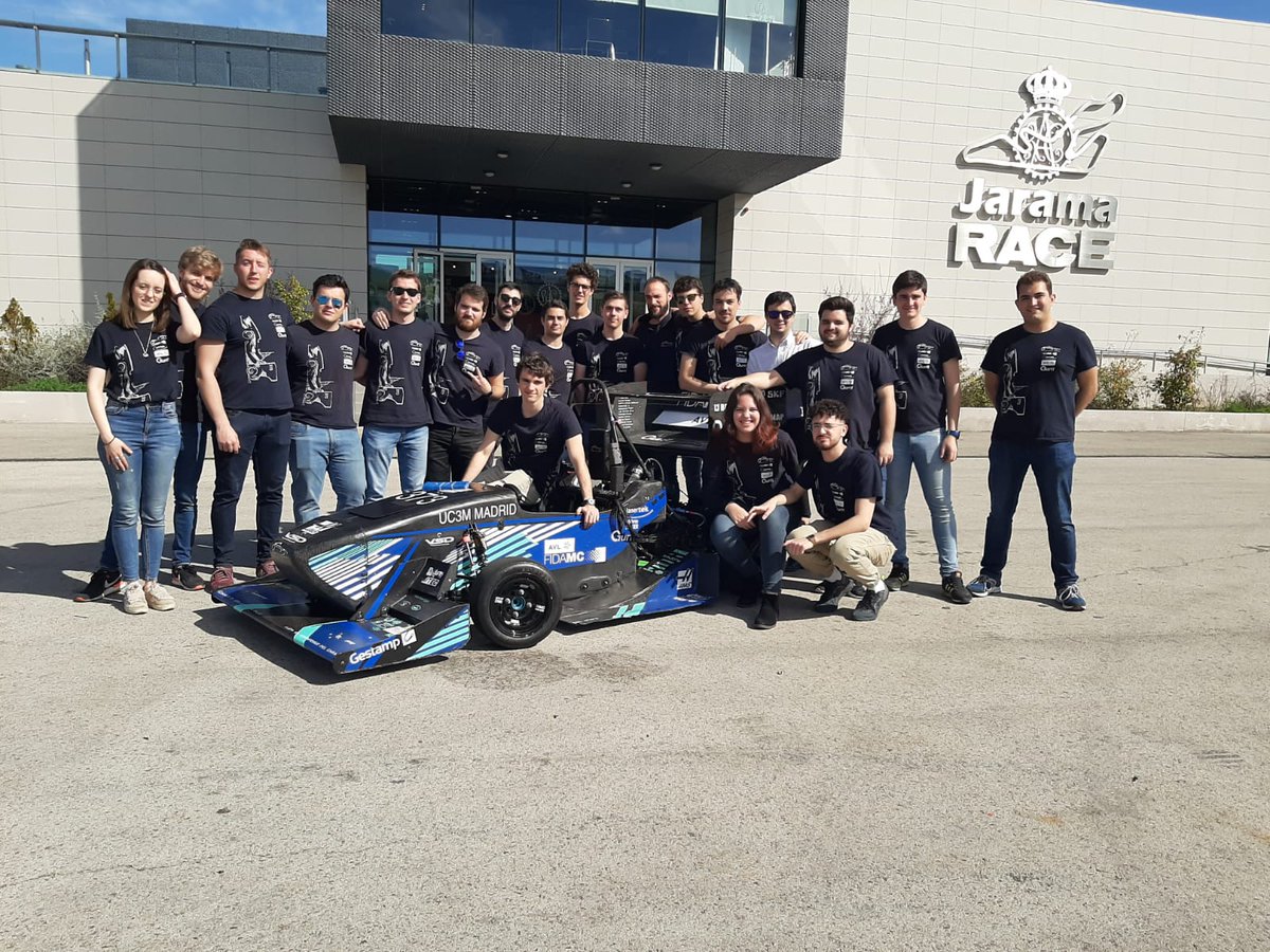MADFormulaTeam's tweet photo. ¡Gran día en el Circuito del Jarama, dónde ha tenido lugar la presentación de #FSS2020!🇪🇦
Muchas gracias a todos los que se han acercado a hablar con nosotros.
Y gracias a @fsupvteam, @upmracing y @FormulaUEM por traer sus coches y hacer compañía a nuestro C3-R19. 🏎️
#FormulaUC3M https://t.co/N28GaReZ4u